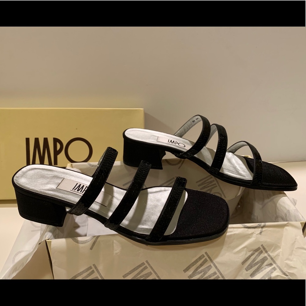 NWT WOMEN’S IMPO BLACK STRAPY HEELS.